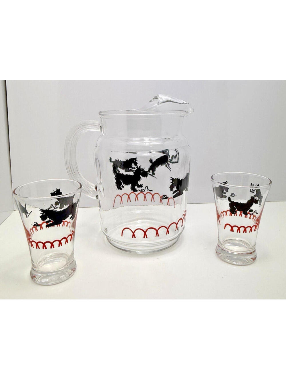 Vtg Scottish Terrier Glass Pitcher Set Red Black MCM Dogs Playing 2 Glasses